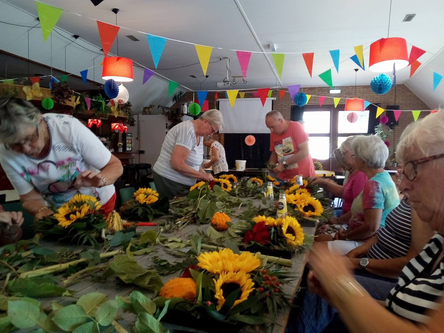 28061098_1879884025417139_2419761760659669495_o Workshop bloemschikken